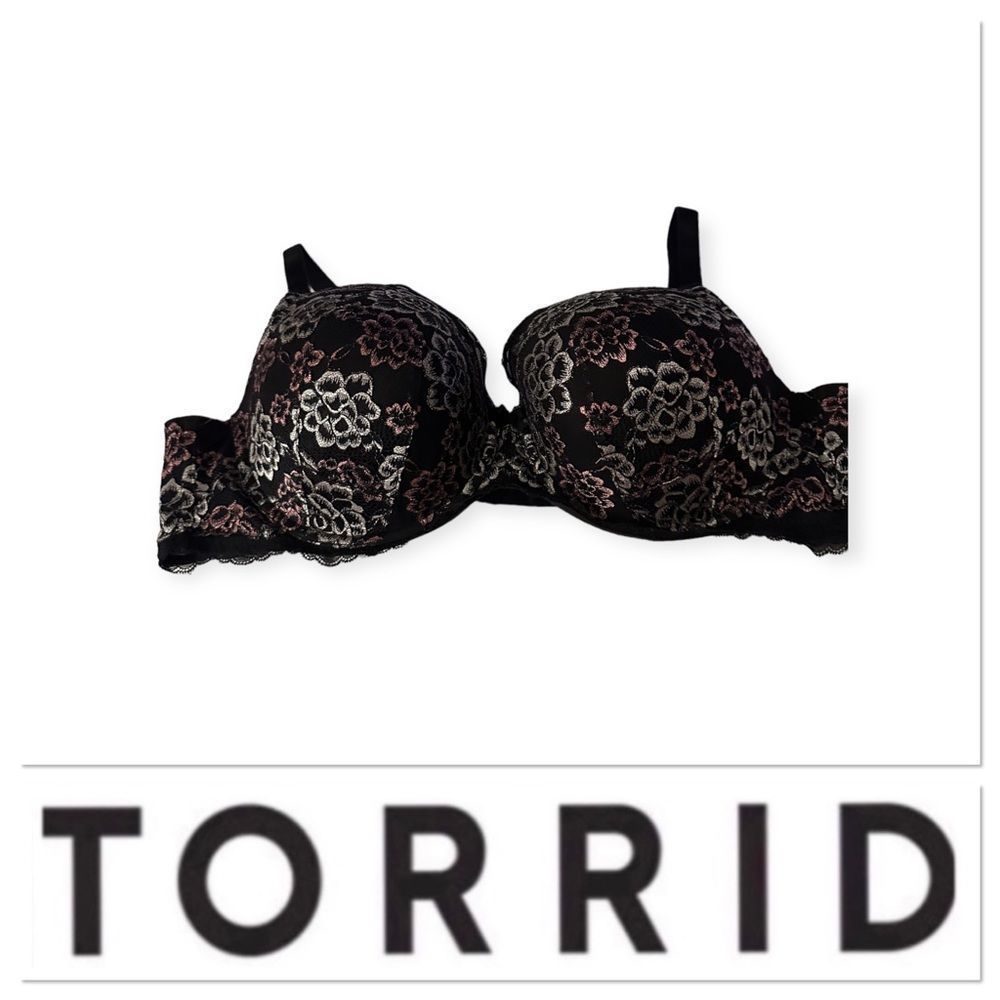 Torrid lightly lined t-shirt bra black with white and pink flowers size 46B